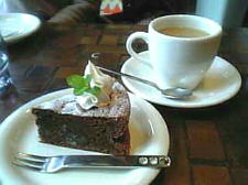 この後シュークリームも食べちゃった